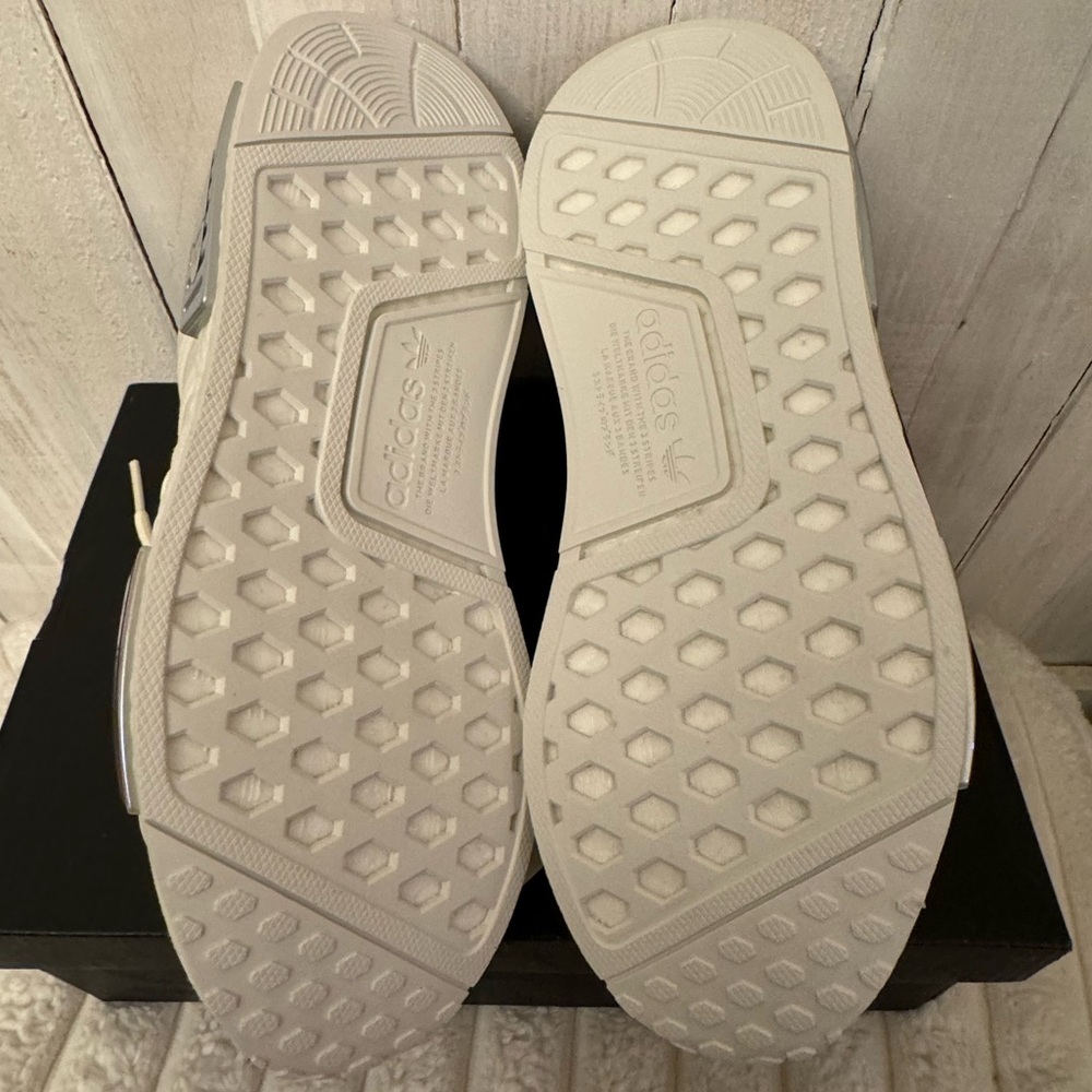 Adidas NMD_R1 ‘Silver Metallic plugs’ and cream white coloring - Size 6.5 - Picture 8 of 11